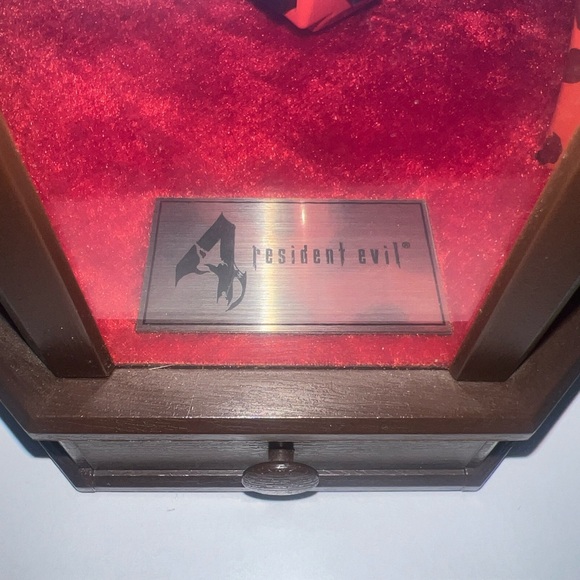 CAPCOM NubyTech - Resident Evil 4 Chainsaw Controller Sony PlayStation 2 - Picture 12 of 13